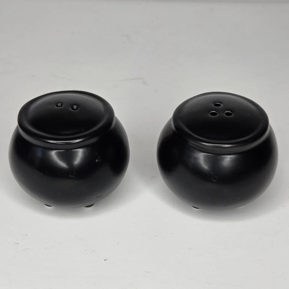 Rae Dunn Black‎ Halloween Cauldron Salt and Pepper Shakers BOO and EEK
